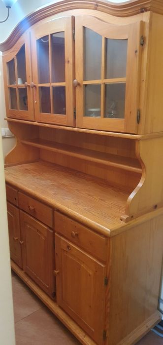 Мебели масивна дървесина.