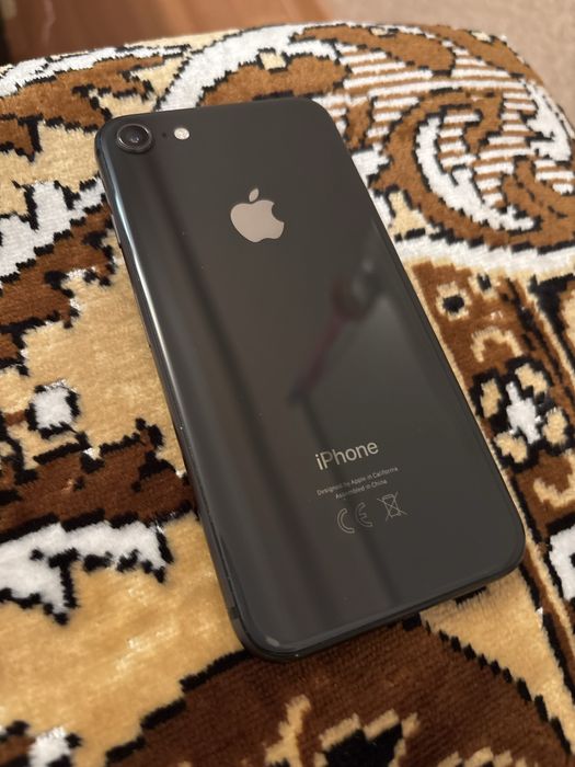Продам Iphone 8 64GB