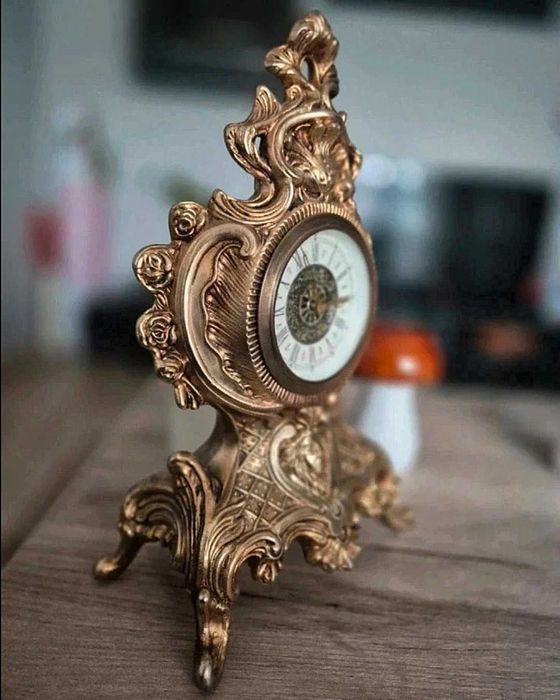 Ceas de masă antic Mercedes