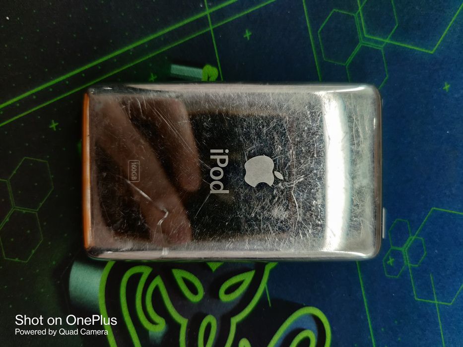 iPod classic 6th gen модифициран с SD слотове!
