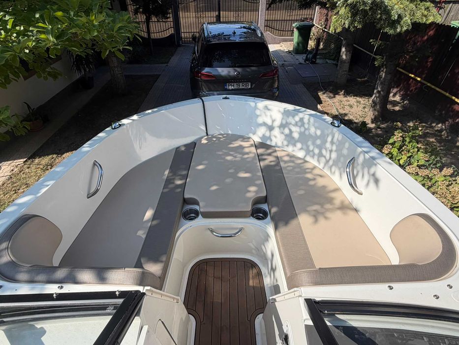 Barca cu peridoc Bayliner VR 4 2018