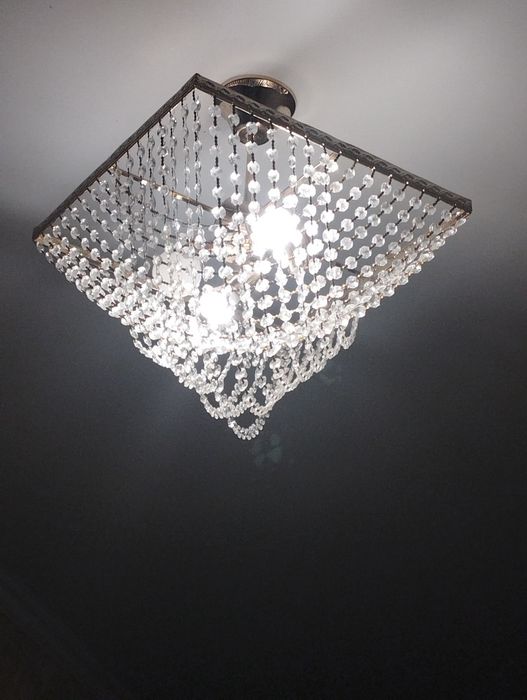 Продается люстра