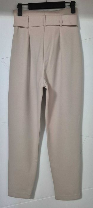 Бежов панталон Reserved
