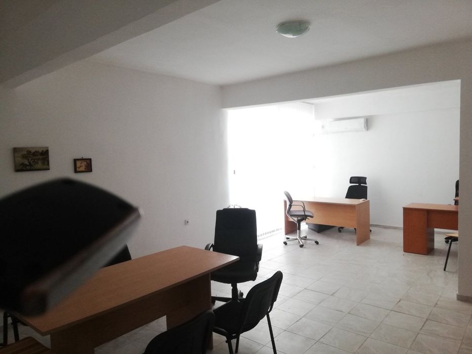 Дава се под наем Офис в Русе, Център - 20 кв.м за 76.5 € - Снимка #2