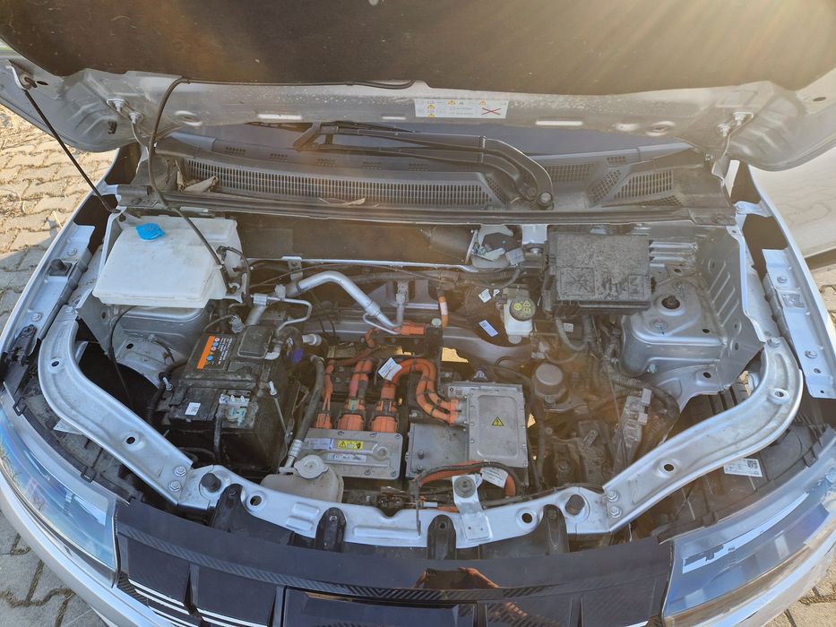 Dacia Spring avariat lovit