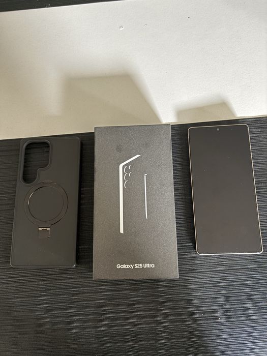 Samsung S25 Ultra ca nou 30 incarcari