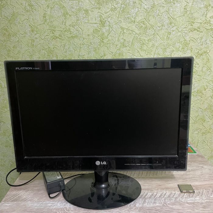 Монитор LG E1940S