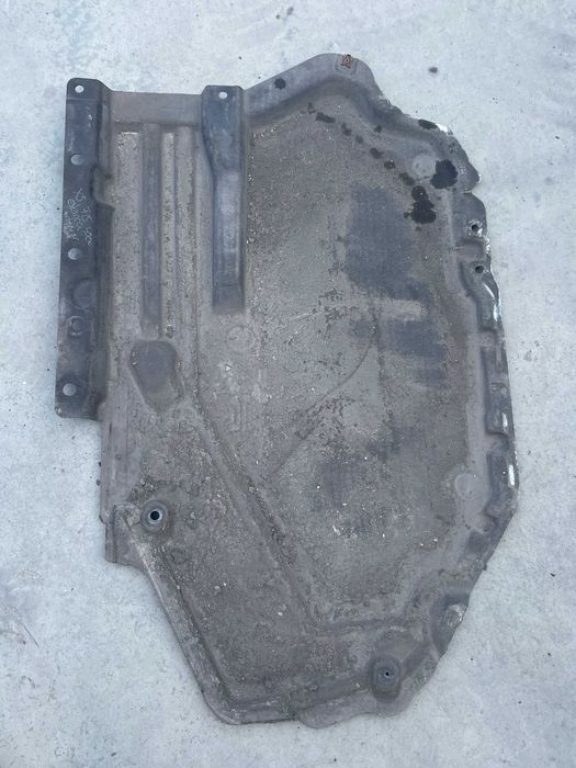 Scut rezervor stanga Bmw X5 F15 40eX cod 7377131
