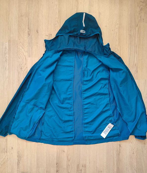 Ветровка Decathlon - Размер М, Улта-лека 160 грама.