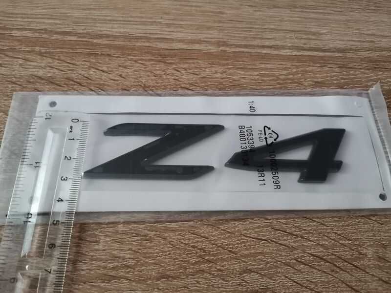 черна емблема BMW Z4