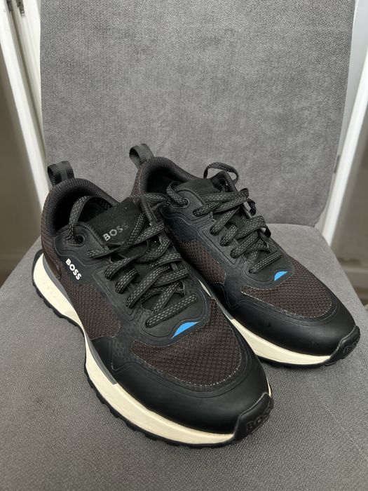 Продам мужскую обувь Boss