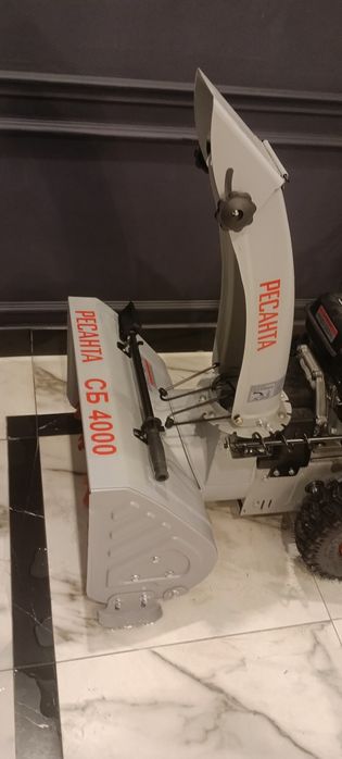 Продам снегоуборочную Машину Ресанта СБ 4000