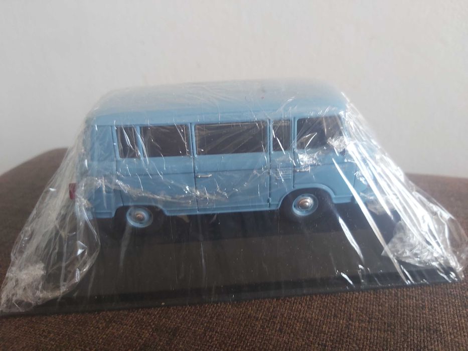 Macheta Barkas 1000 Van (scara 1:43) colecția DeAgostini „Mașini de Legendă"