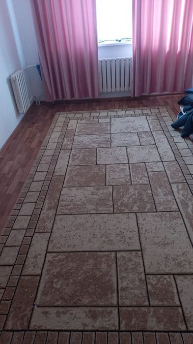 СРОЧНО!Продаётся ковёр в хорошем состоянии!