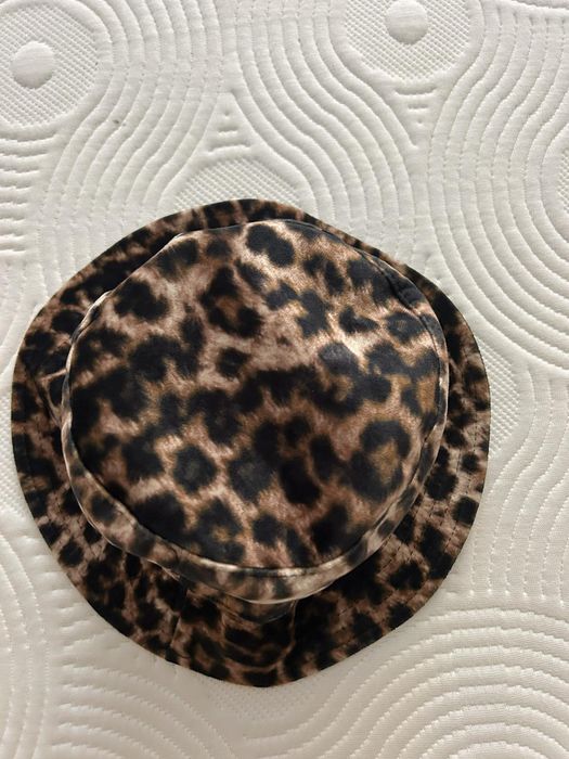 Двулицева шапка от велур