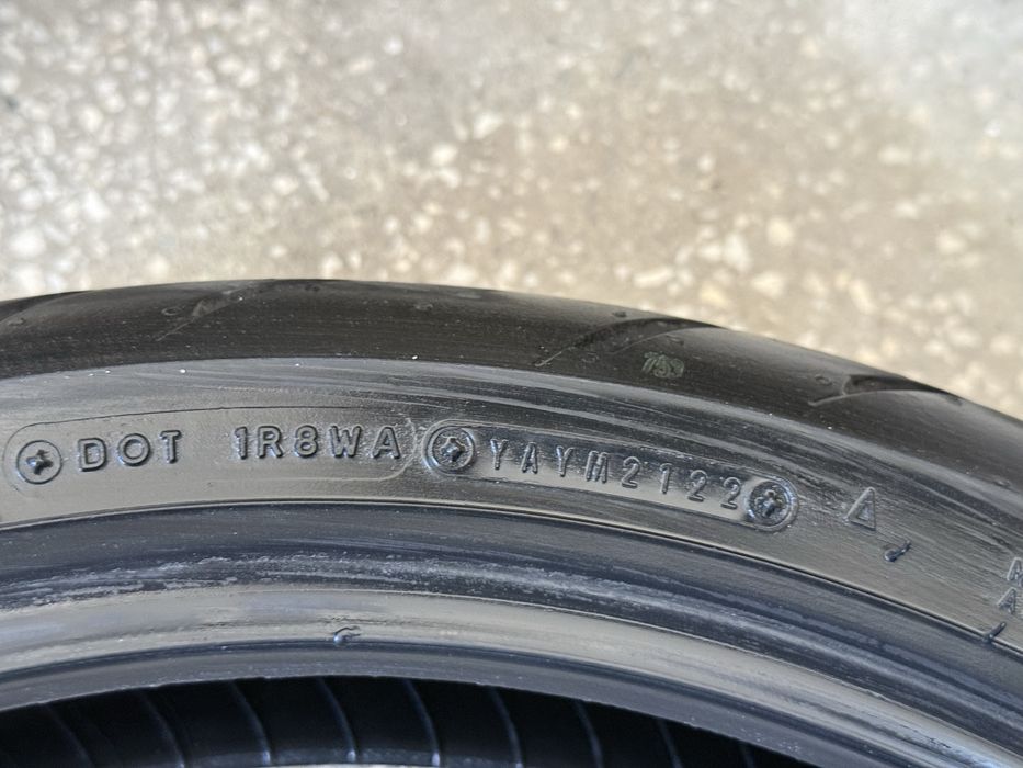 Anvelope Moto Dunlop SPORTMAX GPR-300F dimensiuni 110 70 R17 si 150 60 R17  DOT2022 kawasaki honda yamaha
