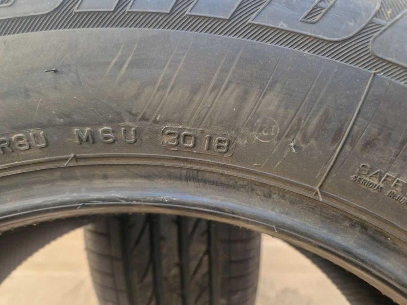 2 Bridgestone R17 255/60 
нови летни гуми
DOT3018