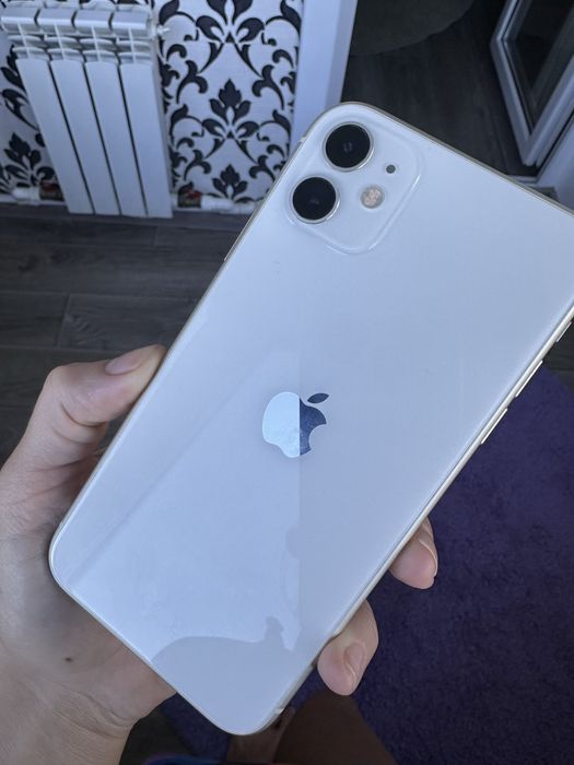 Продам Айфон 11, 128GB
