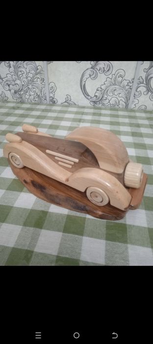 Автомобили из дерева