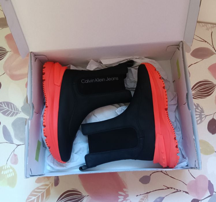 Страхотни Calvin Klein спортни боти р-р 36