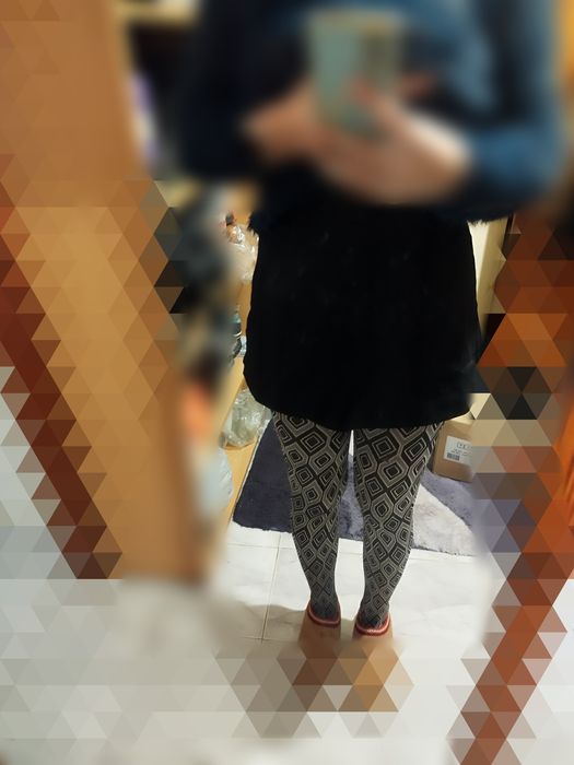 Пола панталон черна