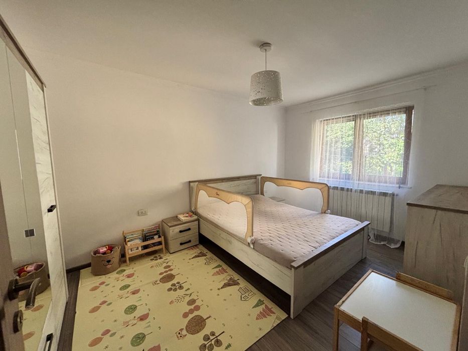 Inchiriez apartament