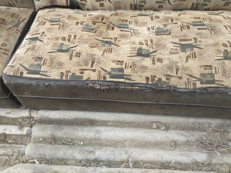 Продам б/у дивандек состояние среднее