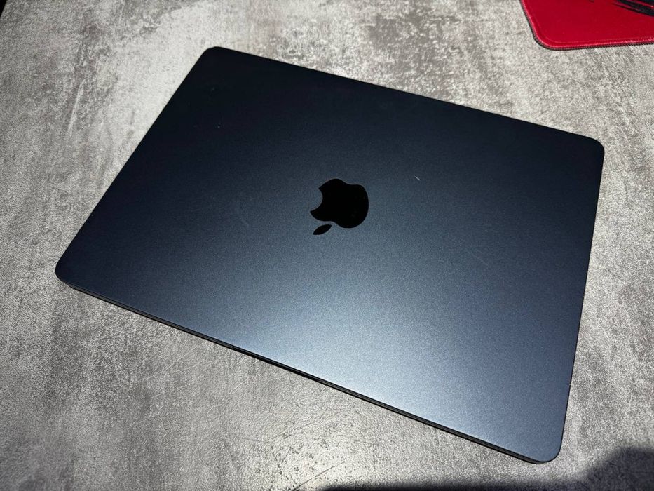 Macbook Air m2 8/256gb 90% 220 цикл