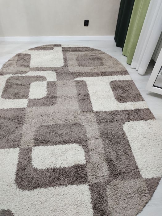 Продам ковер размер 2-3 и 2,5-3,5