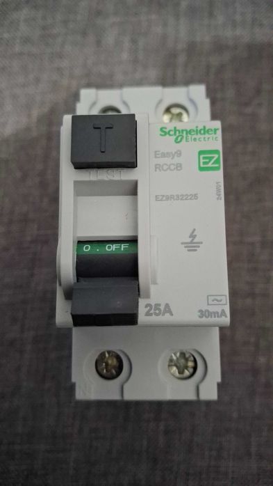 Дефектнотокова защита, 2Р, 25А, 30mA, EZ9R32225 Schneider