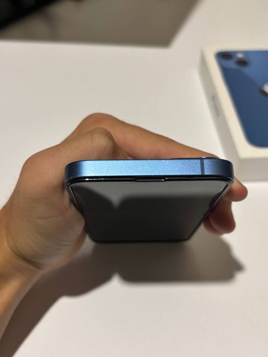 Телефон Iphone 13