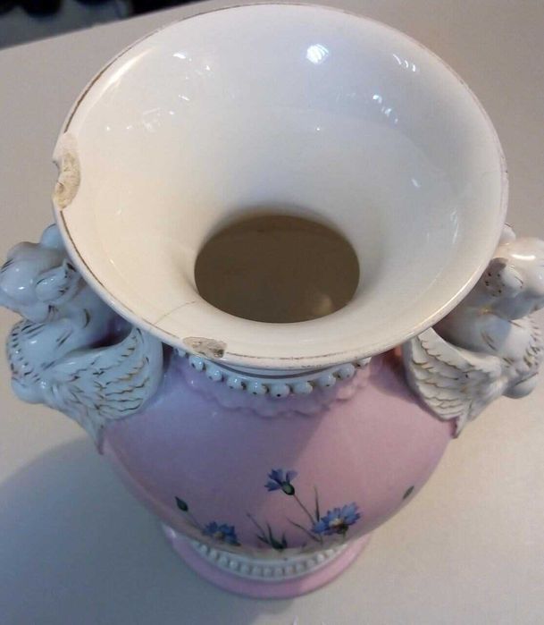 Антикварная ваза