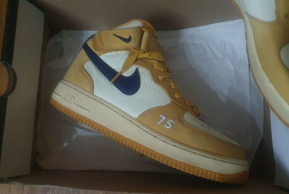 Air Force 1 Mid Paris