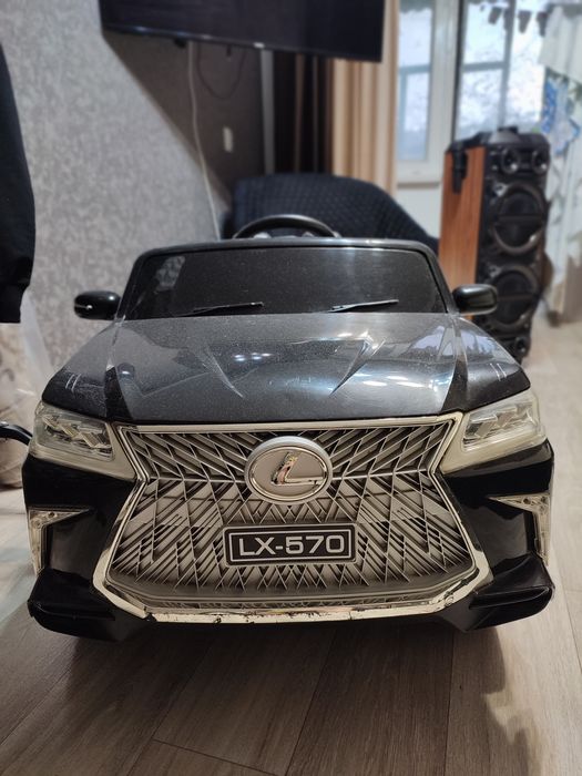 Продам машинки Lexus