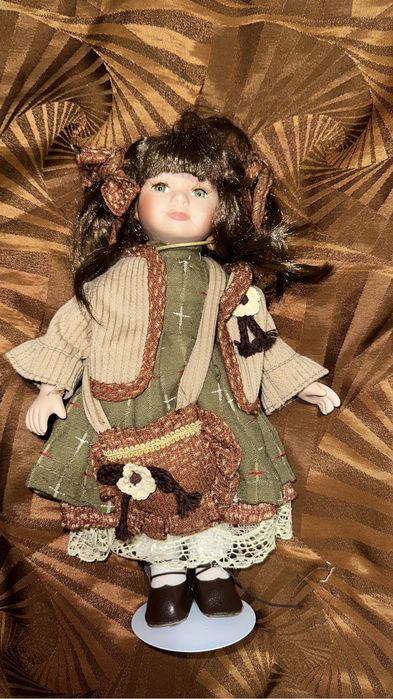 Продам фарфоровые  куклы