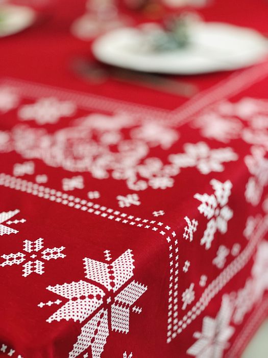 Новогодние скатерти