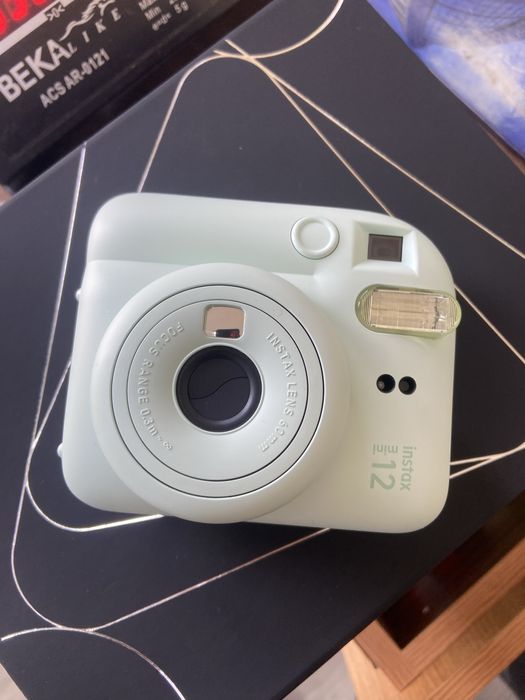 Продам instax mini 12 новый