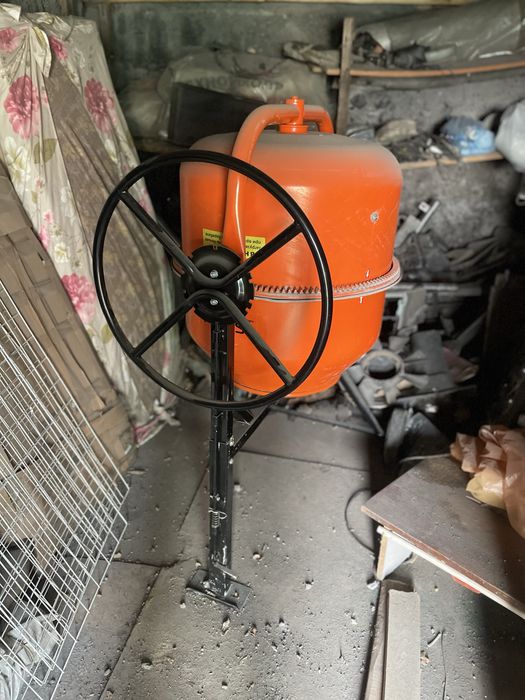 Продается бетонамешалка