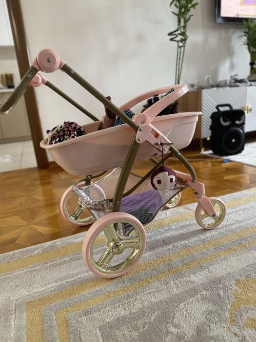 Коляска игрушечная.