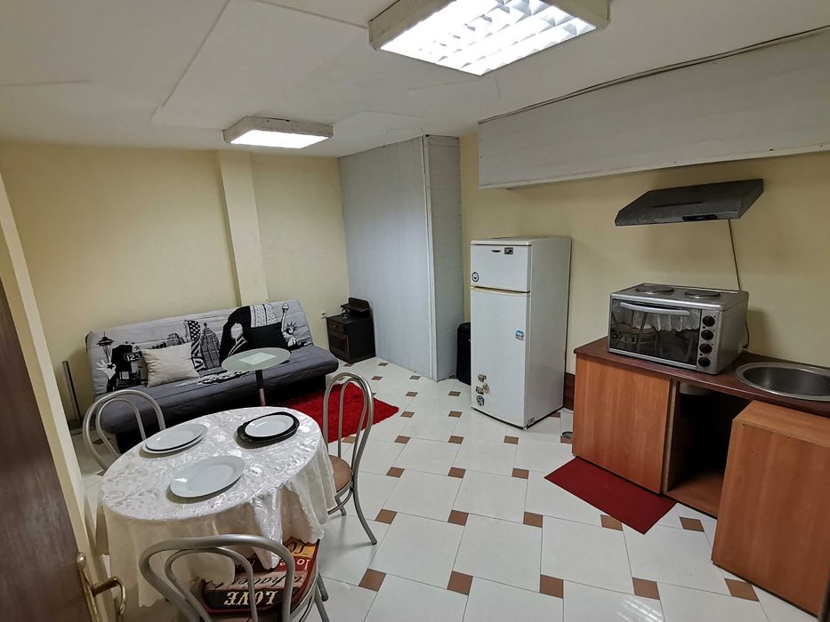 Дава се под наем Тристаен апартамент в Бургас, Център - 104 кв.м за 408 € - Снимка #2