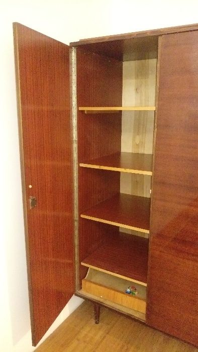 Продам ретро шифоньер