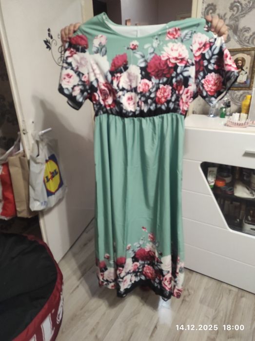 Рокля дълга нова