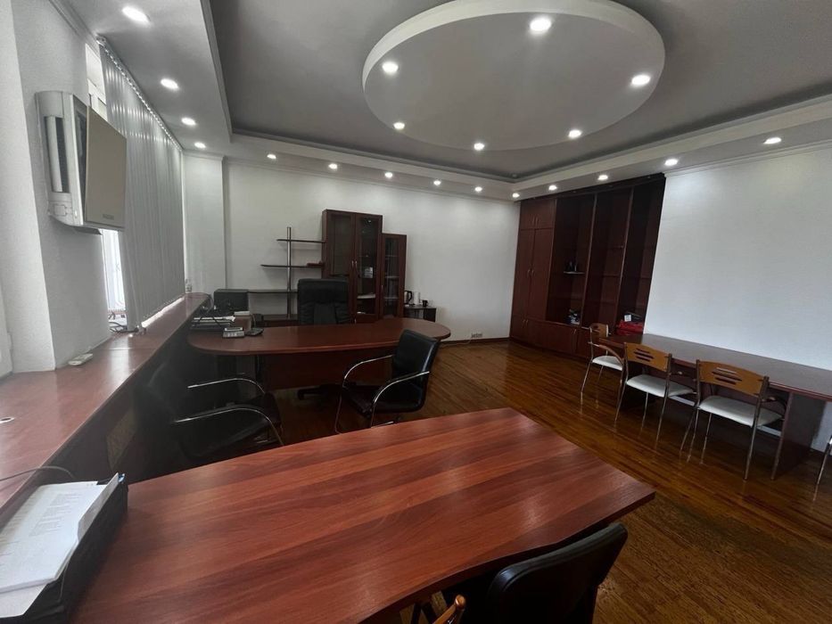 Аренда под офис 2 минут от метро Айбек! 2 комната С Мебелью! 850$