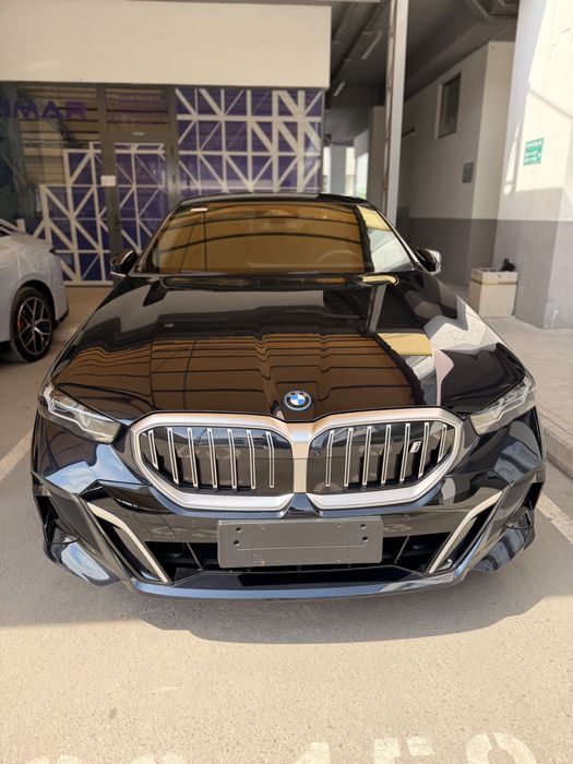 BMW i5 2025