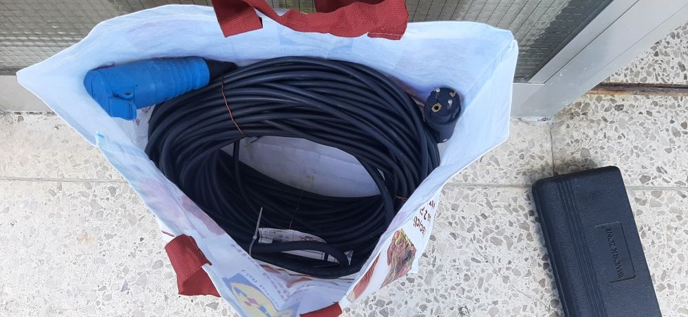 Захранваш Кабел Каравана - Къмпинг  !