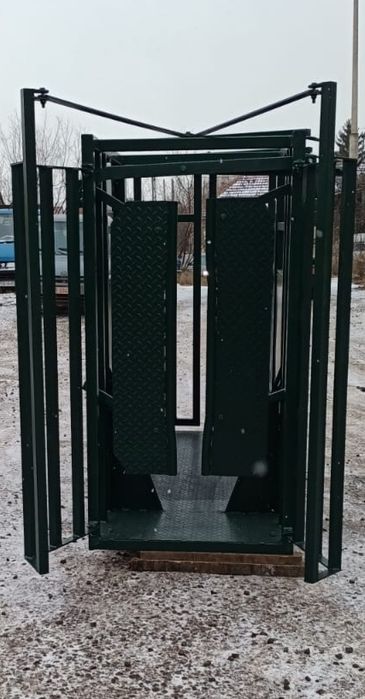 Stand de contentie cu cantar animale