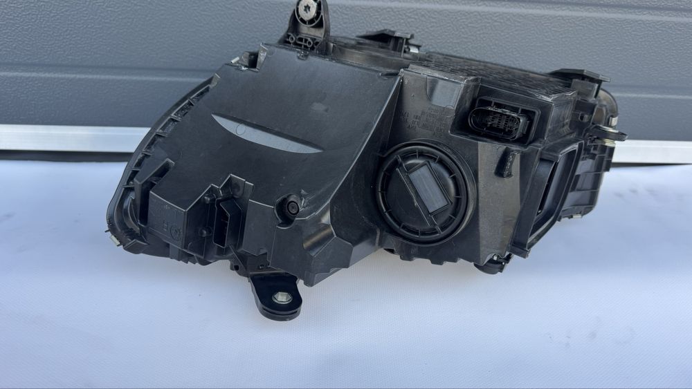 Фар за Мерцедес Ц класа/Mercedes C W206