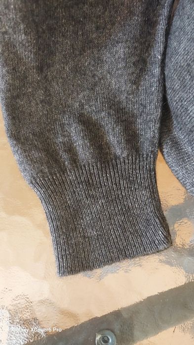 Пуловер BLUE MOTION. 45%кашмир, 55% коприна.размер S
Разпуловер BLUE M