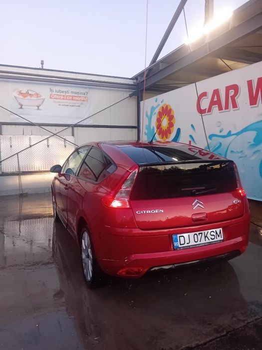 Citroen C4 in 2 usi