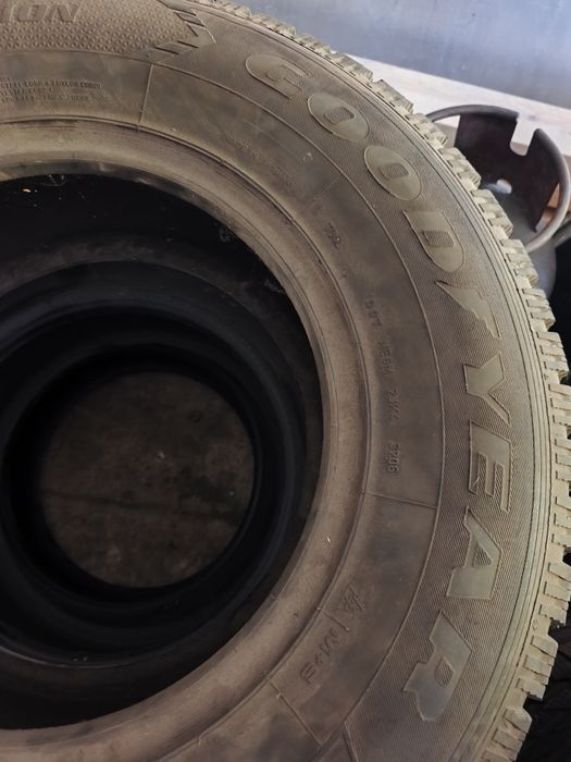 Продам шины Goodyear 265/70 R16
